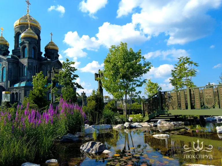 Пруд в парке Патриот